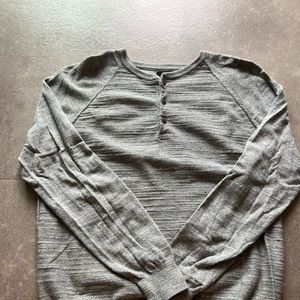 Men’s J.Crew Heather Gray Henley Size Medium